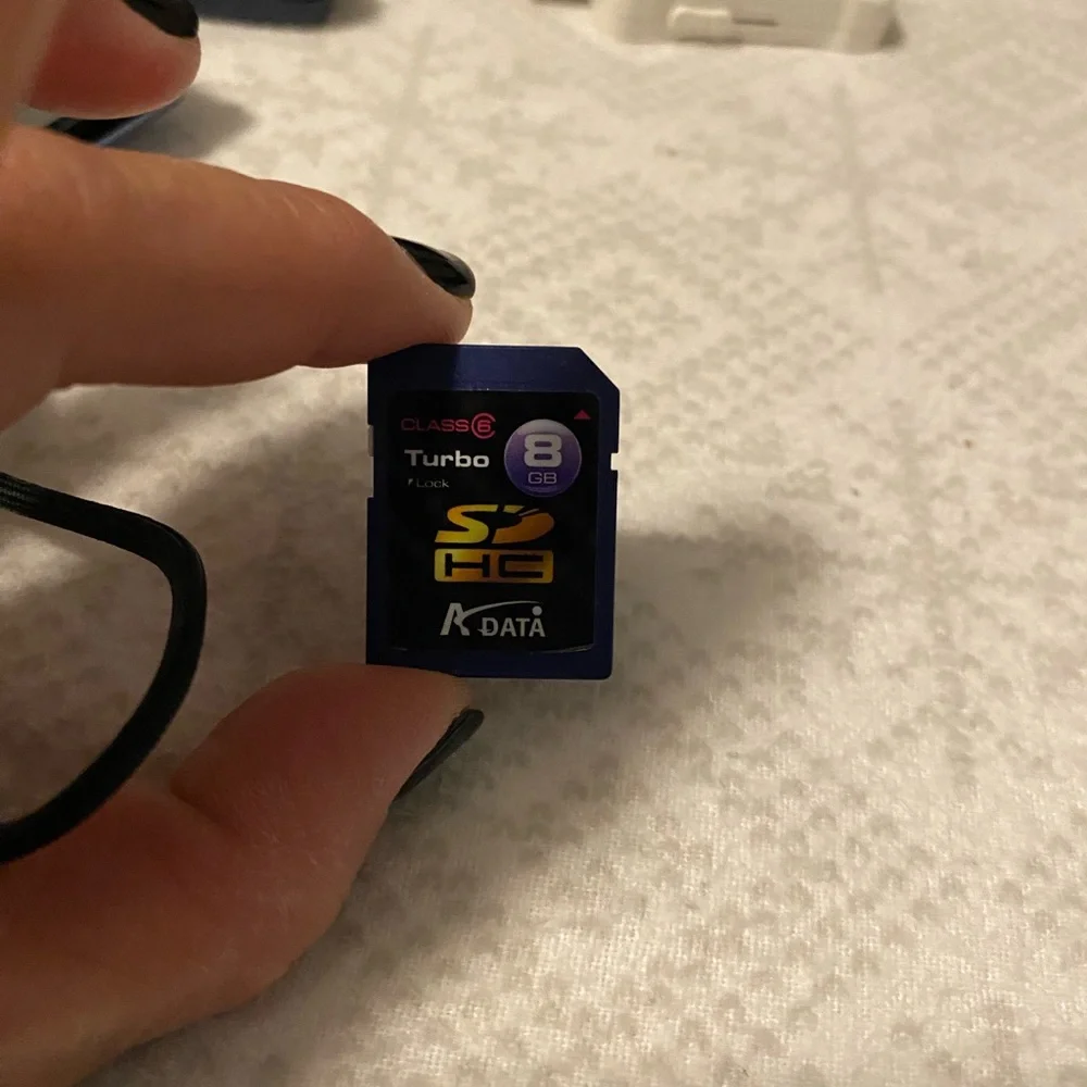 Canon PowerShot SD1100 IS Digital Elph - Blue - Picture 10 of 11